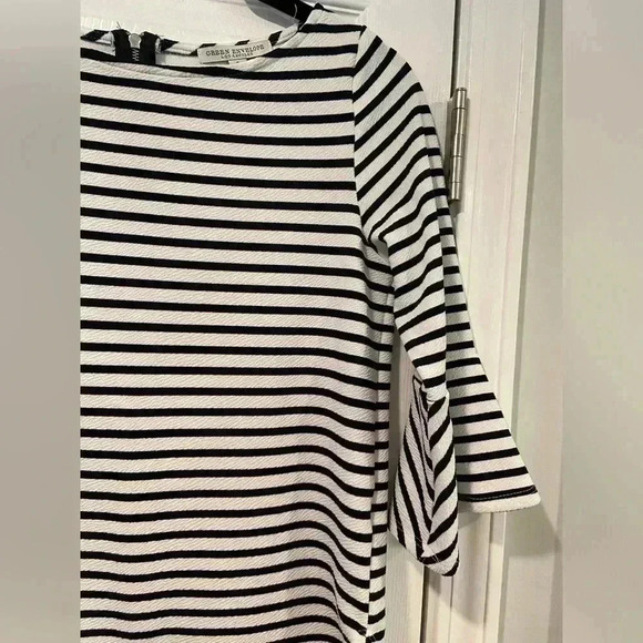 Green Envelope Black White Striped Zip Back Flared Sleeve Blouse Size Small - Picture 9 of 11